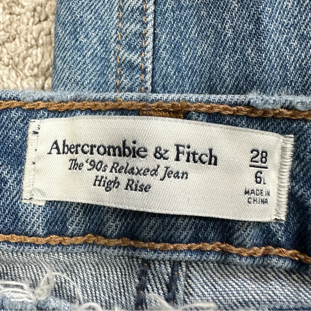 Abercrombie & Fitch Women’s The 90s Relaxed Jean High Rise in Medium Wash 28/6L - Image 10