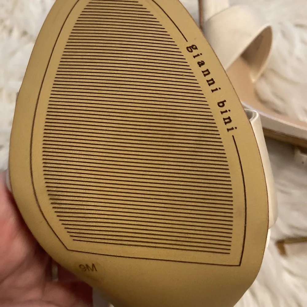 GIANNI BINI SANDALS SIZE 9 BNWOT COLOR CREAM/BEIGE LEATHER SOLE HEEL 4” - Image 10