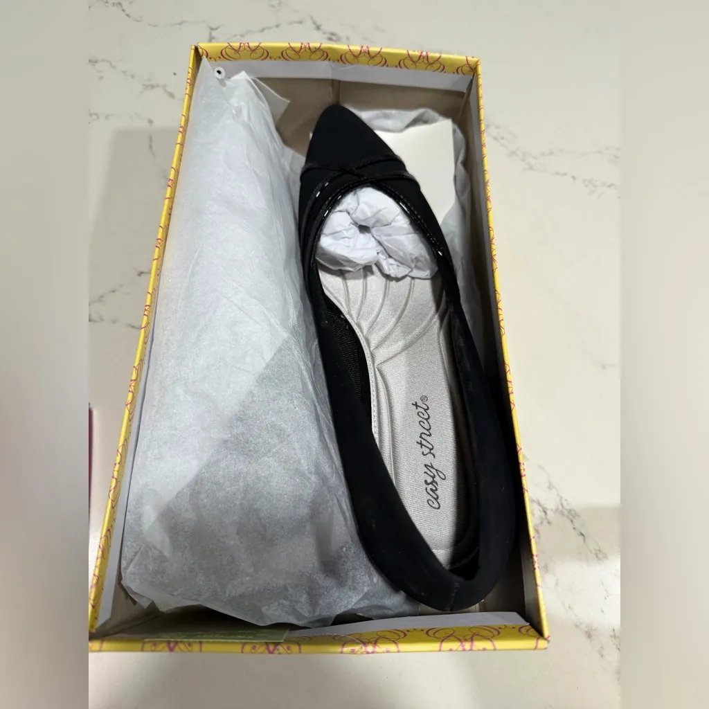 NEW Easy Street Black Vegan Suede Lotus Padded Insole Pump 12 $70 - Image 4