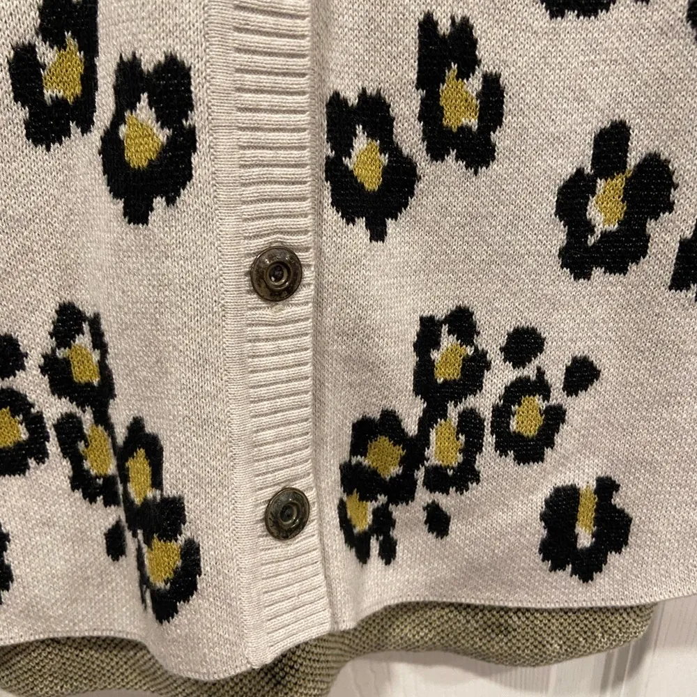 Cabi Kiki Leopard Print V Neck Button Front Knit Cardigan Gray Black Size S - Image 4