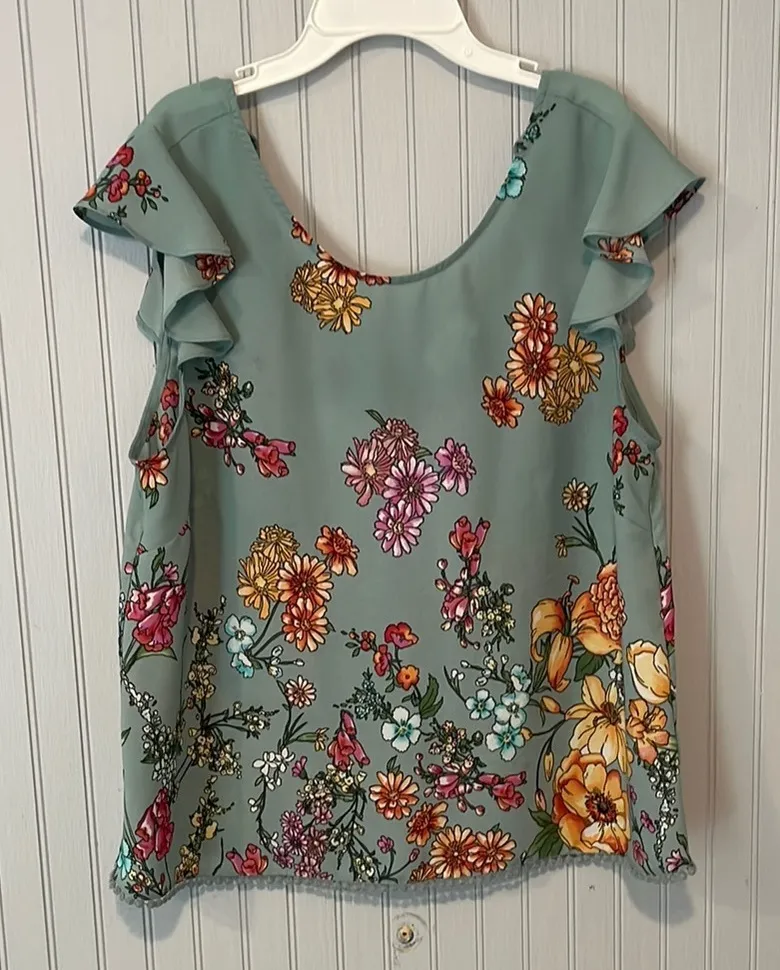 Twine & String Ruffled Sage Green Floral Flutter Sleeve Blouse | XL JRS - Image 1