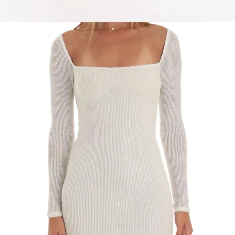 Lucy in the Sky Long Sleeve Sequins Dress - Image 2