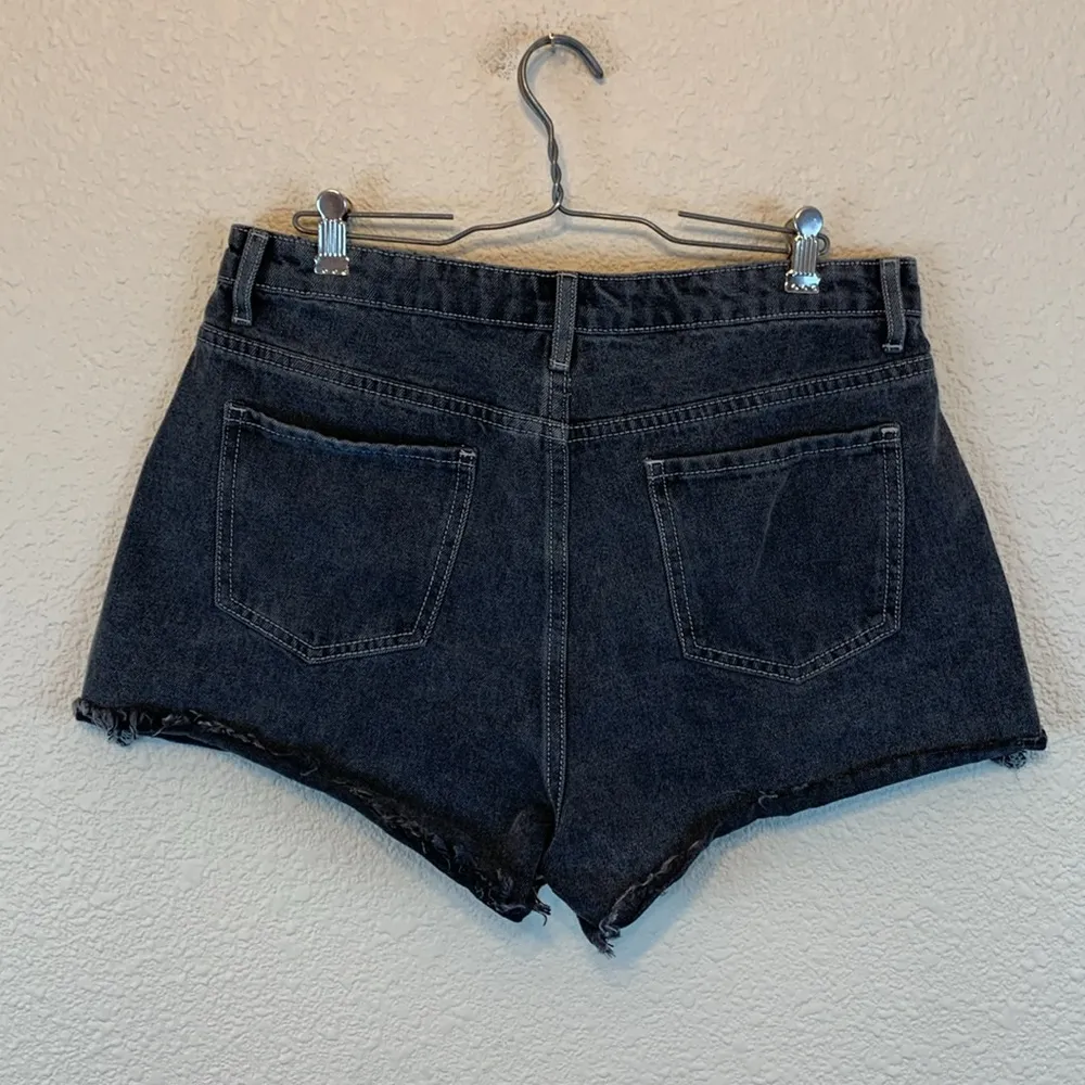 Shein black floral embroidered short sz L festival summer concert preppy girly - Image 2