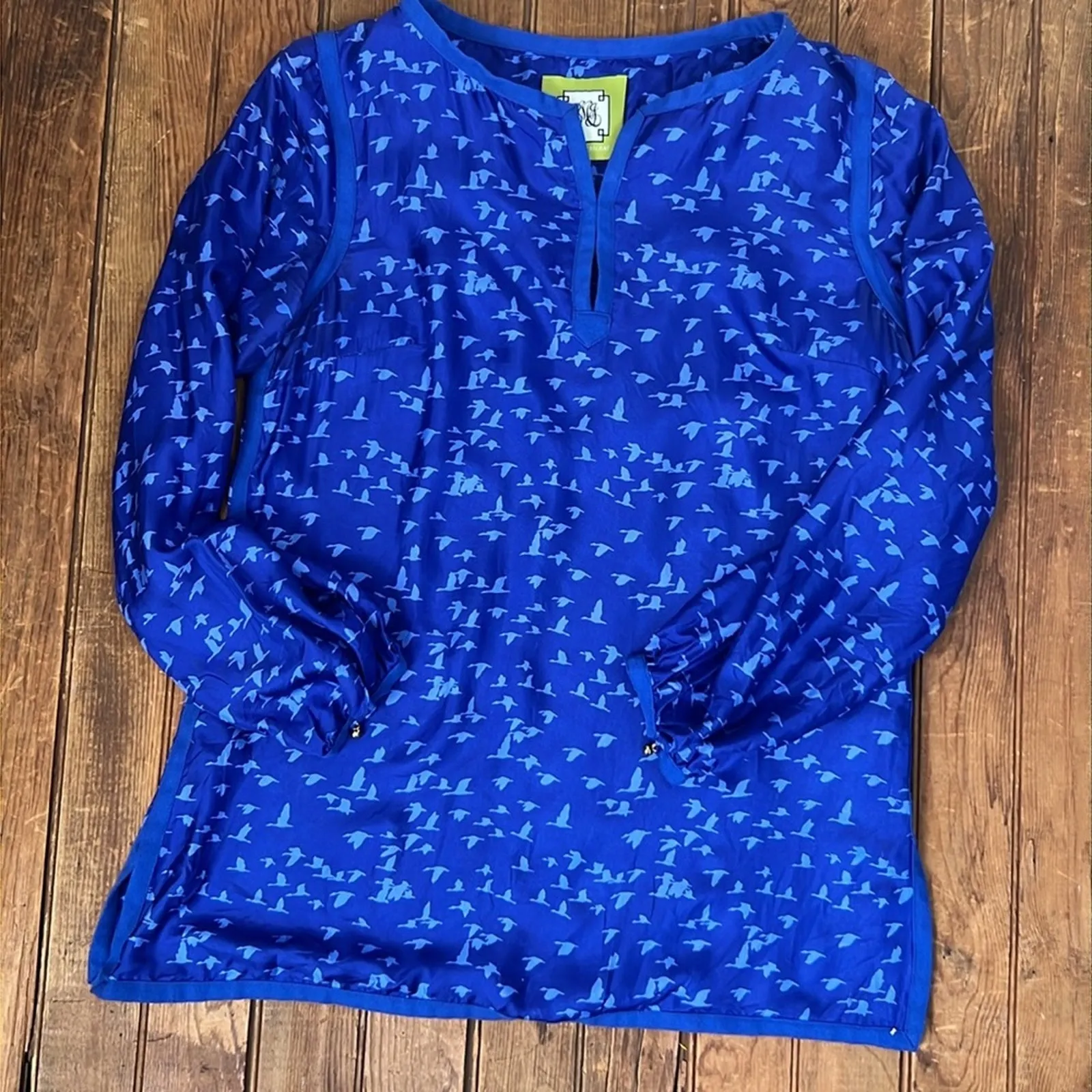 Women’s Elizabeth McKay Long sleeve blue silk tunic top birds size 4 rescue me - Image 4