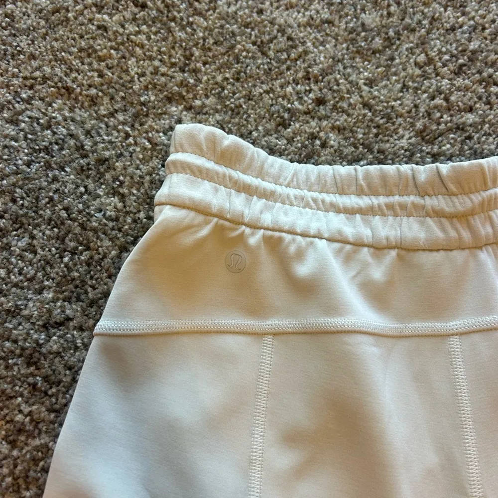 Lululemon  SoftStreme Shorts - Image 5