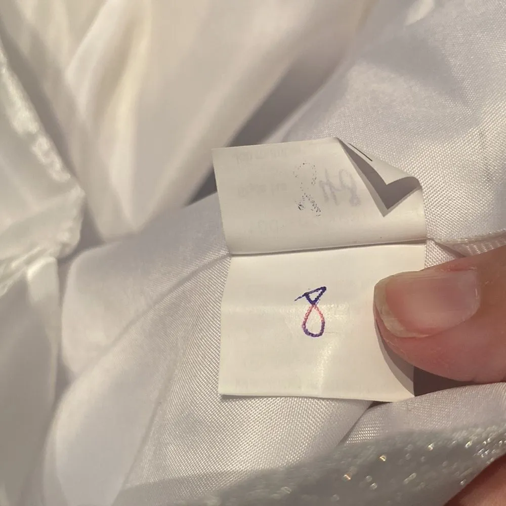 Women’s White Wedding Dress Sleeveless Corset Back Silver Beading Size 8 NWOT White - Image 9