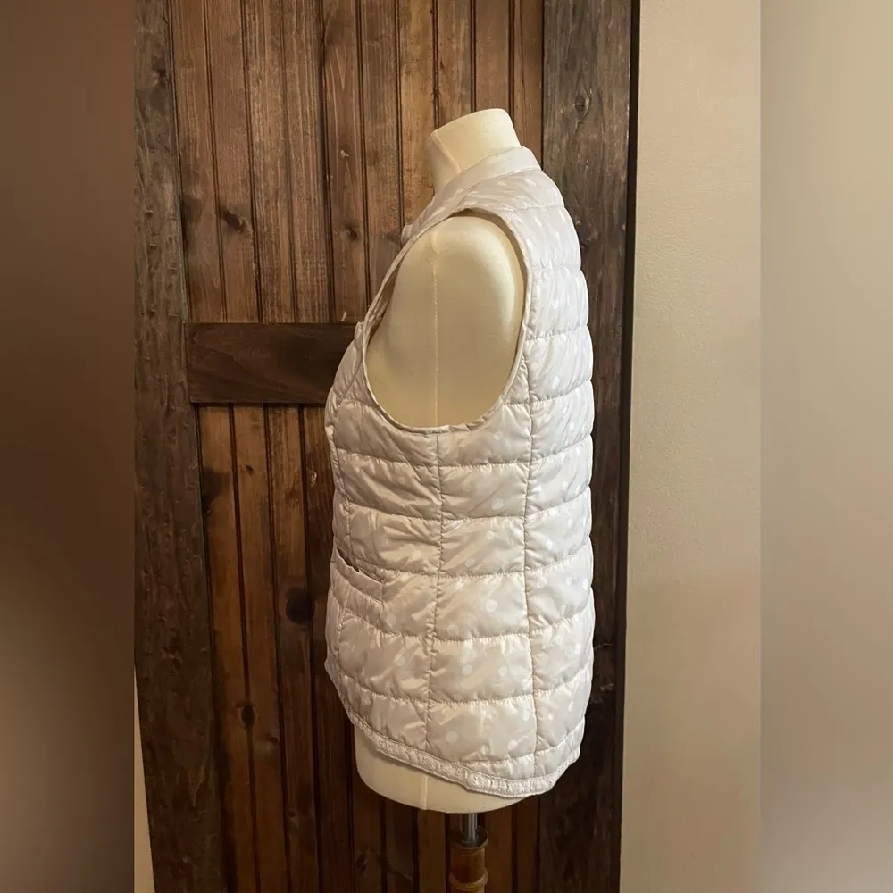 CHICO'S QUILTED VEST SIZE 0 SMALL LACE TRIM DETAILS NEUTRAL BEIGE POLKADOTS - Image 5