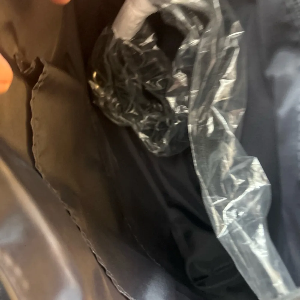 Tommy Hilfiger Black Tote Bag with Structured Design - Image 12