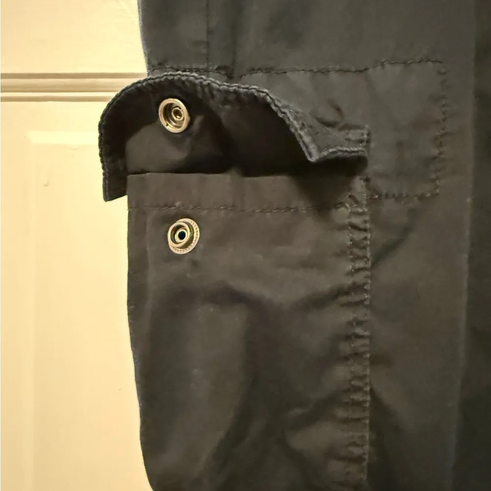 New York & Company 8 Pocket Mid Rise Ankle Cargo Pants Utility Black Size 4 - Image 4
