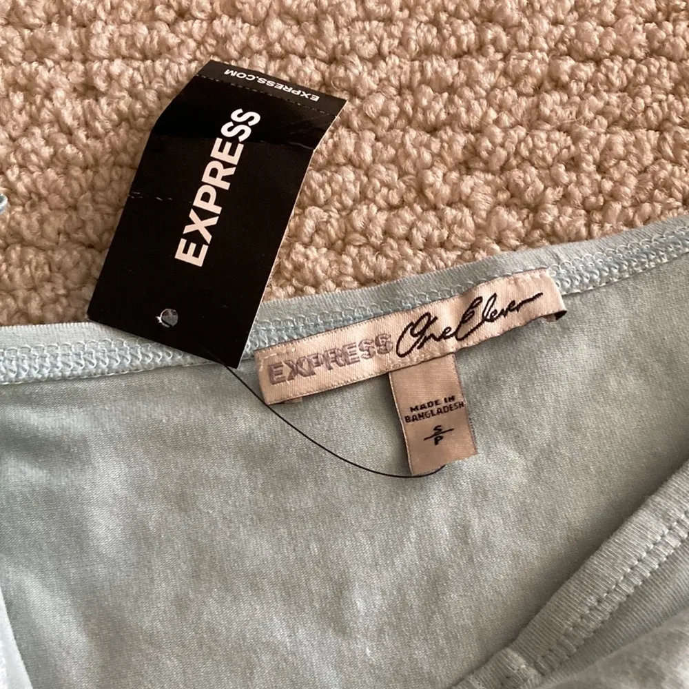 EXPRESS Keyhole Cropped Off the Shoulder Top Blouse Blue Green Size Small NWT - Image 3