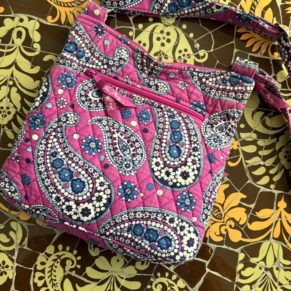VERA BRADLEY QUILTED CROSSBODY BAG - Image 3