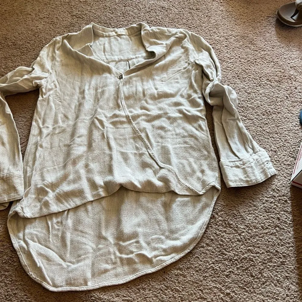 Bella Dahl xs grey blouse - Image 3