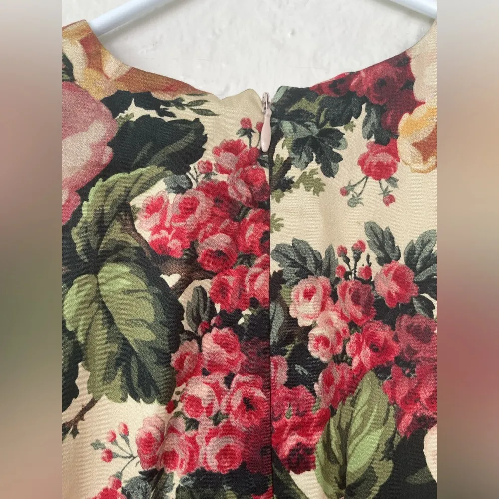 NWT Zara v-neck crop top, cream/green/pink brocade floral design, zip back; XS - Image 6