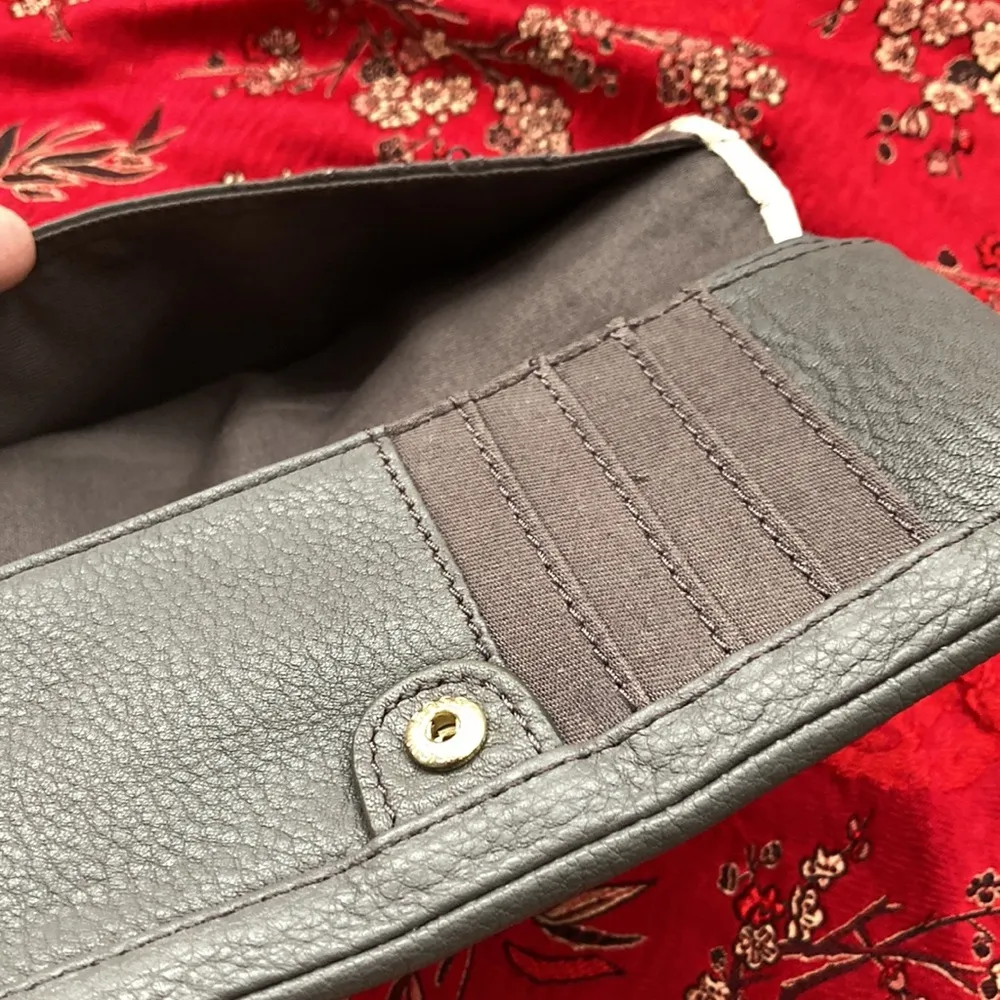 Fossil | pebbled leather snap and zip wallet. Two-tone color. Gold hardware. - Image 5