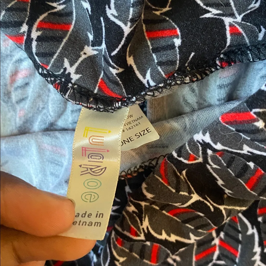 Lularoe Leaf Print Leggings SIZE OS - Image 4