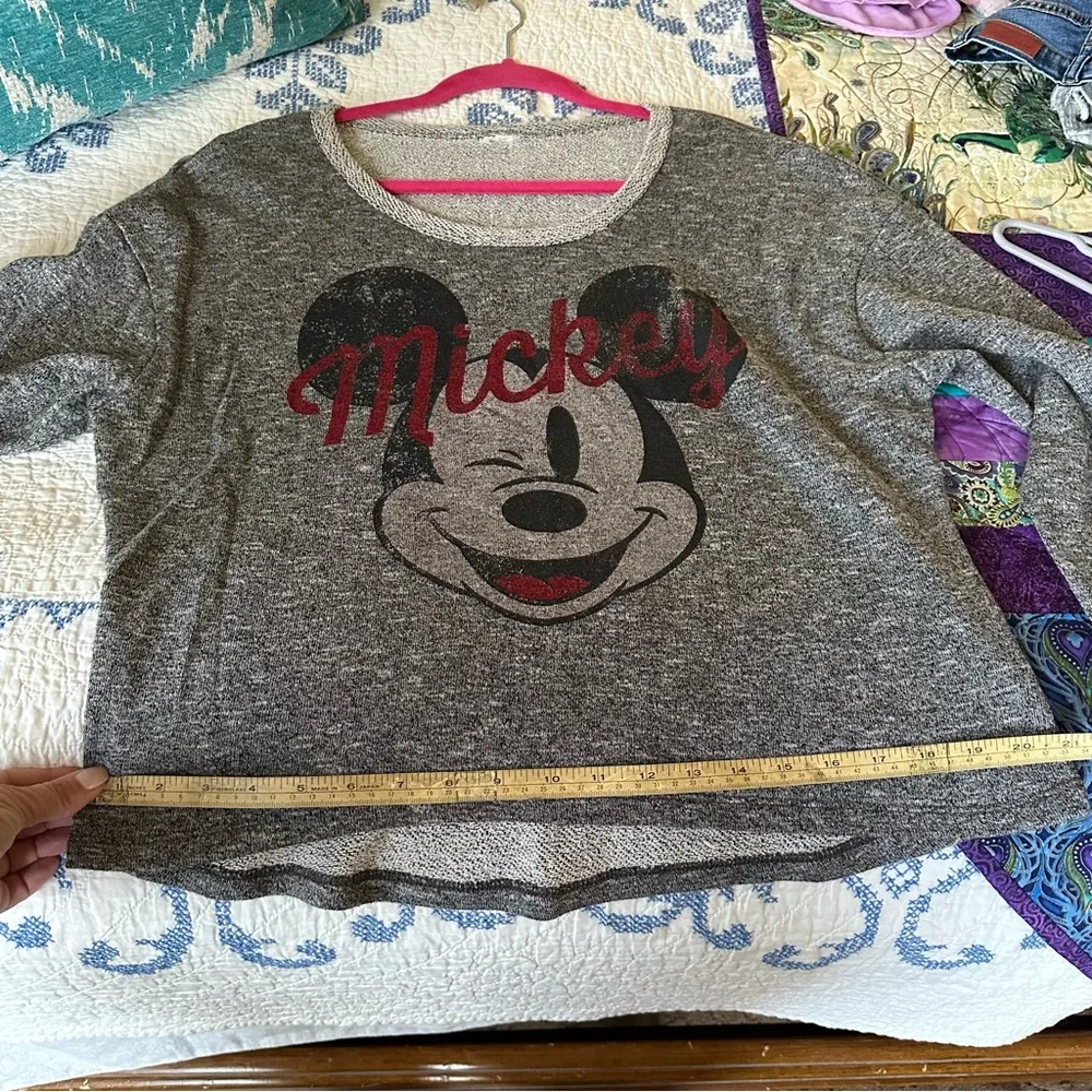 Winking Mickey Mouse grey cropped sweatshirt No size tag - Image 8