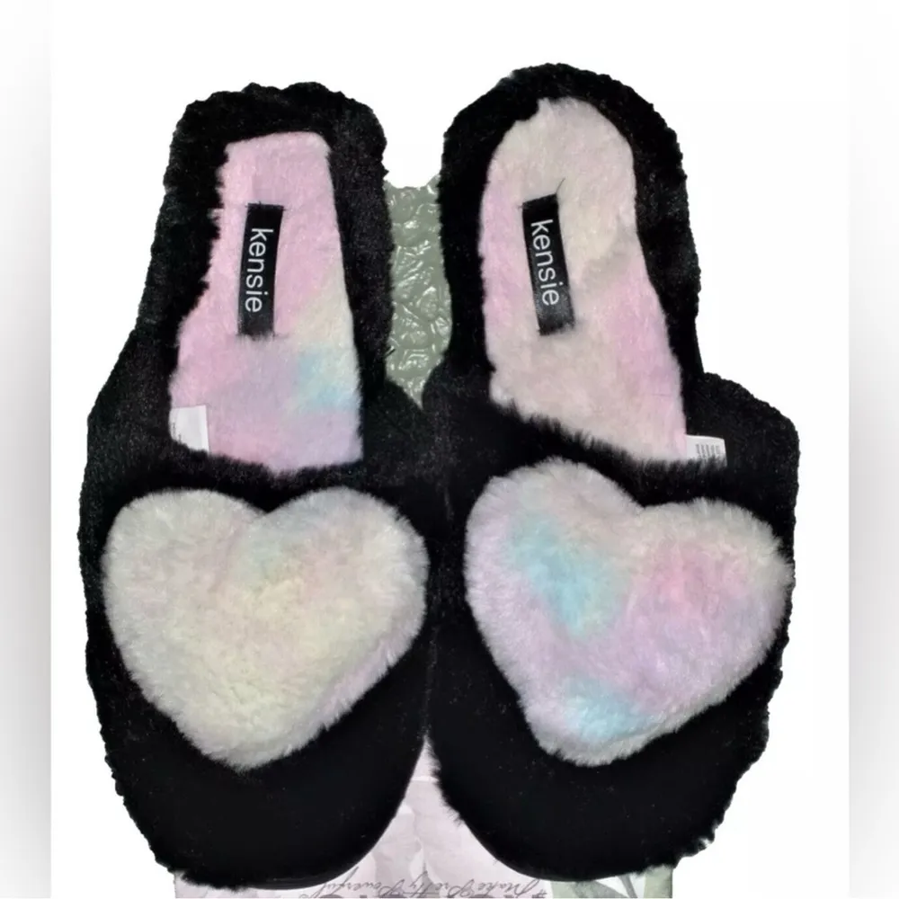 New tie dye heart slippers - Image 6