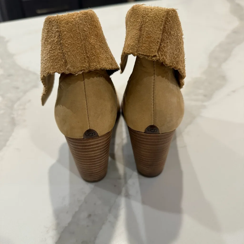 UGG Thames Nubuck Suede Leather Fold Down Heeled Ankle Booties Womens 7 WetSand - Image 5