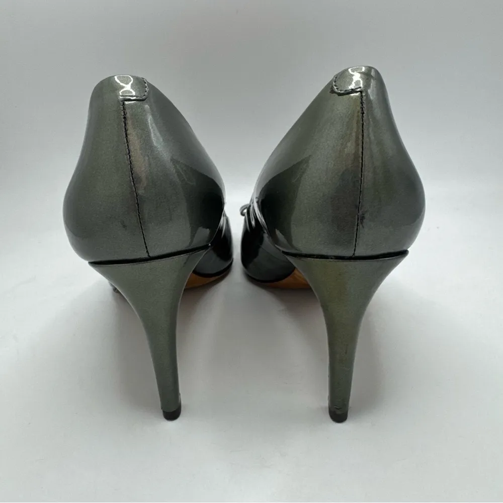 Marc by Marc Jacobs Vara Bow Patent Leather Pumps size 37 EU 7 US Metallic Gray - Image 3