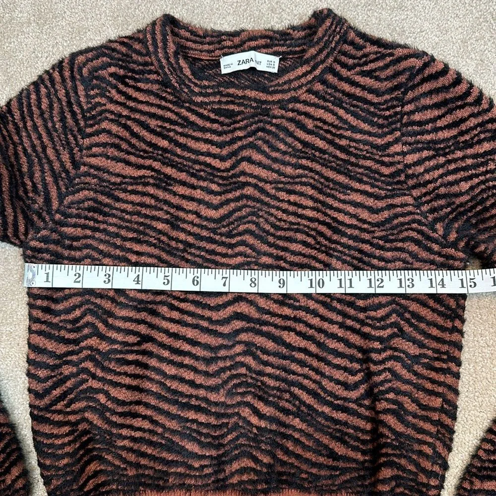 Zara Tiger Animal Print Soft Knit Blogger Mob Wife Crop Women Sweater Size Small - Image 2