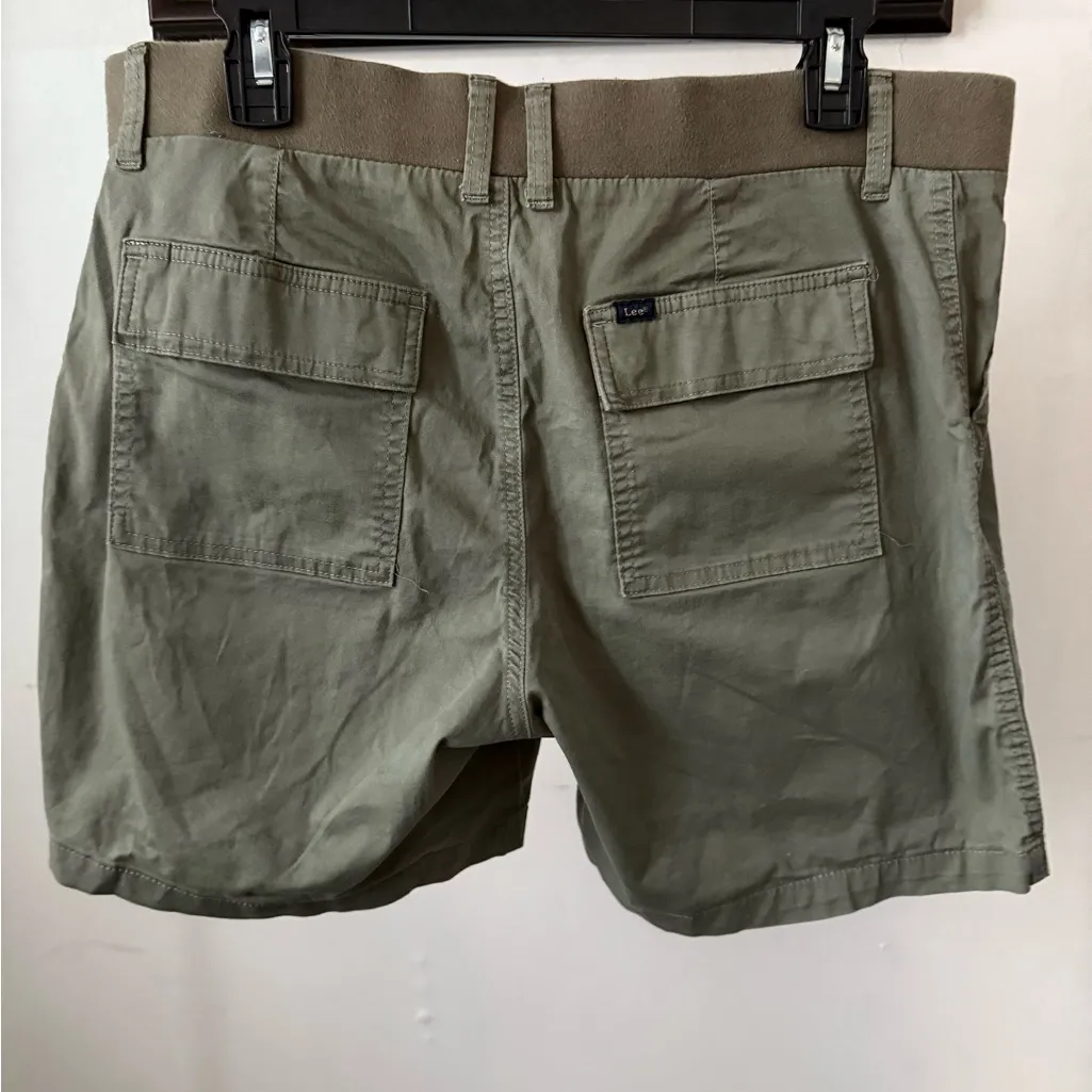 Lee Women's Olive Green Bermudas - Image 2