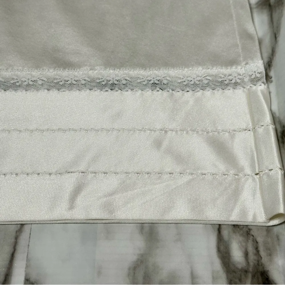 Lorraine Womens Sz Medium Tall White Slip Skirt Adjustable Hem Vintage Made USA - Image 7