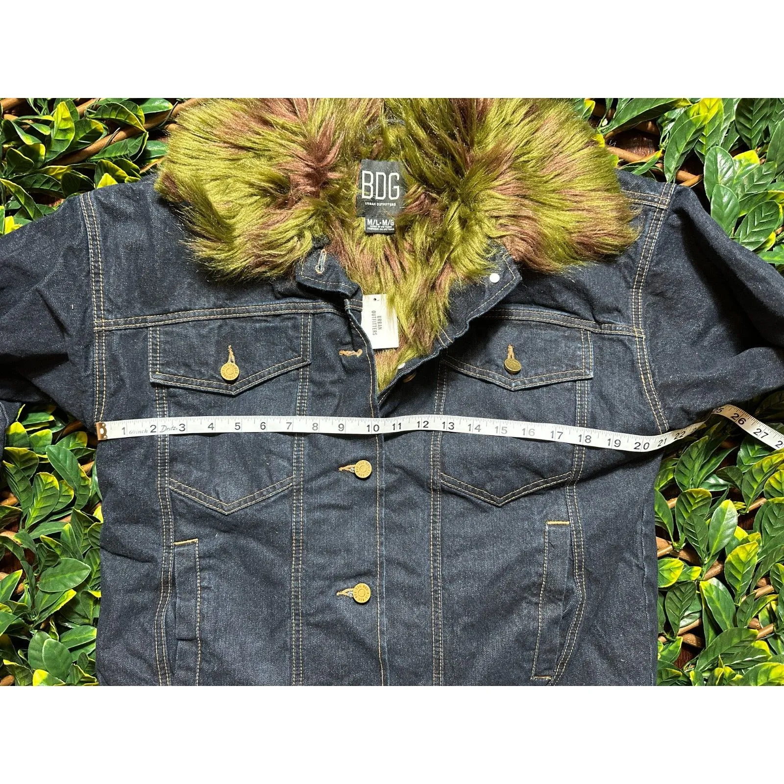 Urban Outfitters BDG Denim Jacket Green Faux Fur Trim Size M/L NWT - Image 6