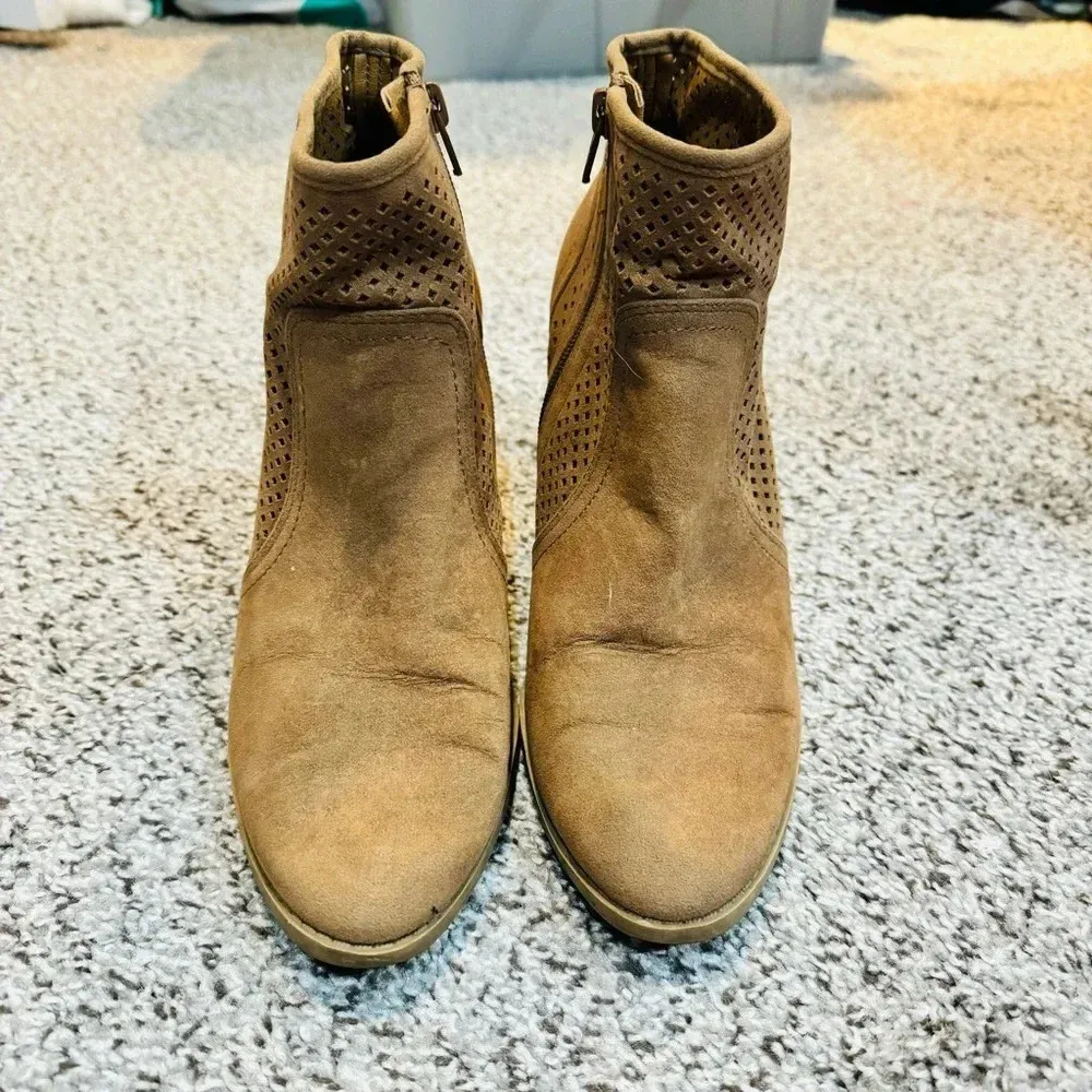 Universal Threads Beige Tan Heel Booties Size Women’s 9 - Image 7