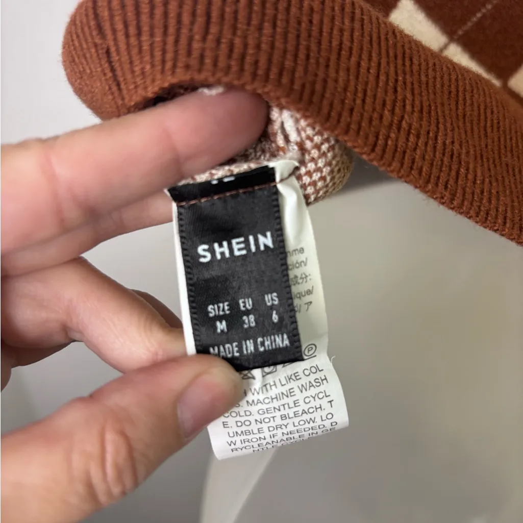 SHEIN Women’s Cropped Argyle Sweater Vest Size Medium - Image 4