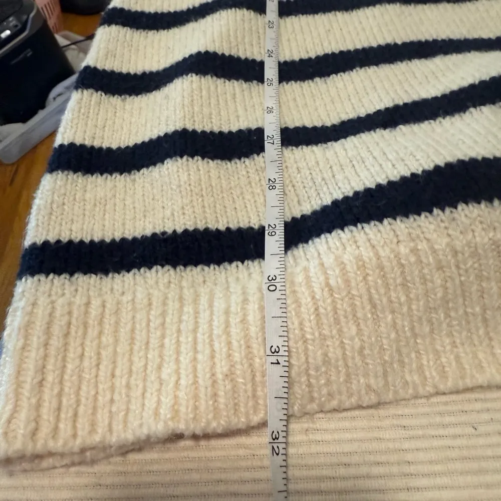 Abercrombie & Fitch Blue and White Crew Neck Sweater Dress - Image 5