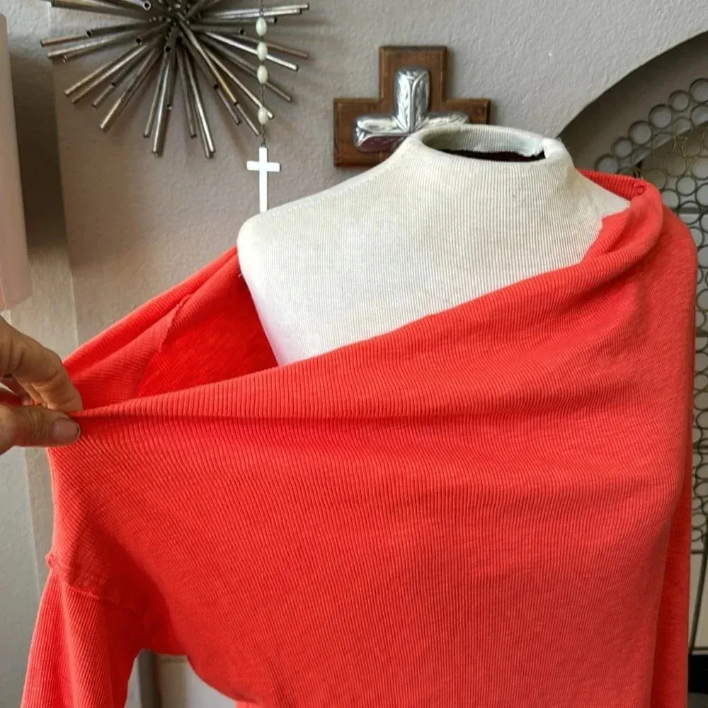 Free people orange oversized off the shoulder long sleeve top size medium - Image 4