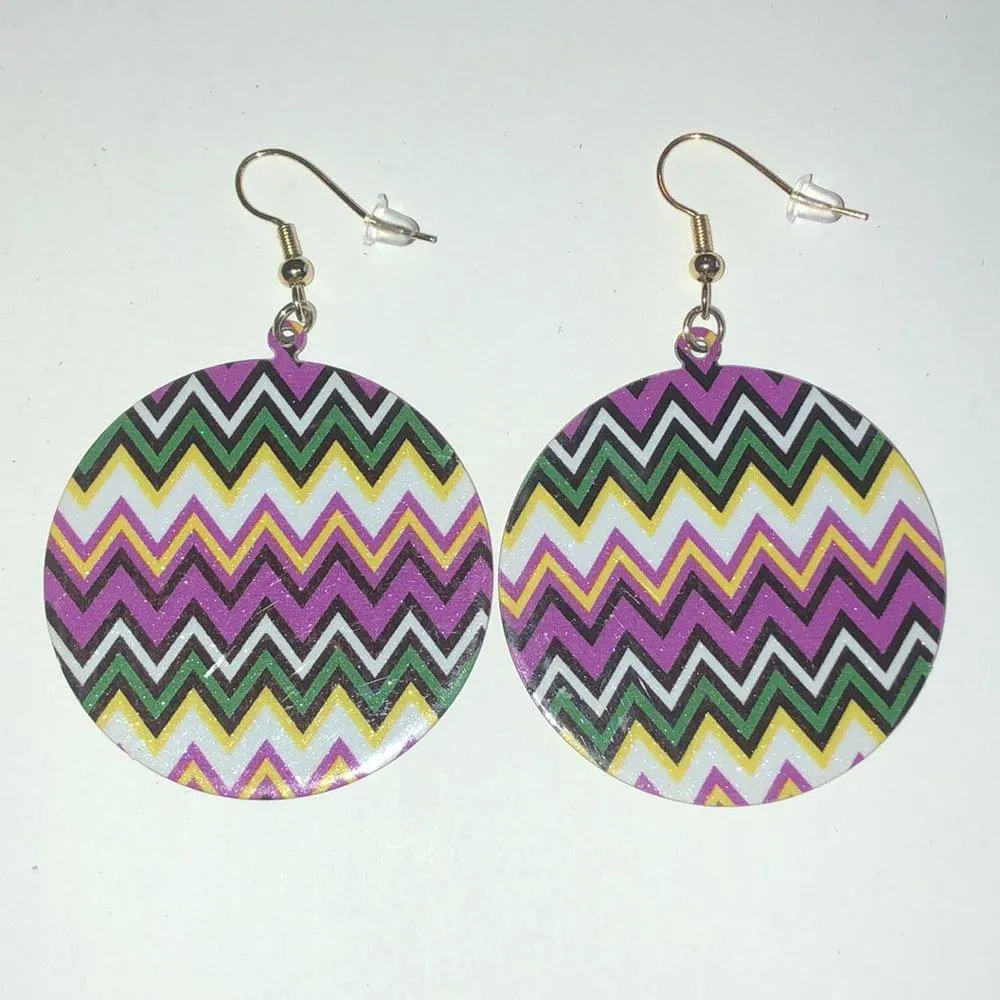 Zig Zag Colorful Shimmer Dangling Boho Pierced Earrings Purple - Image 4