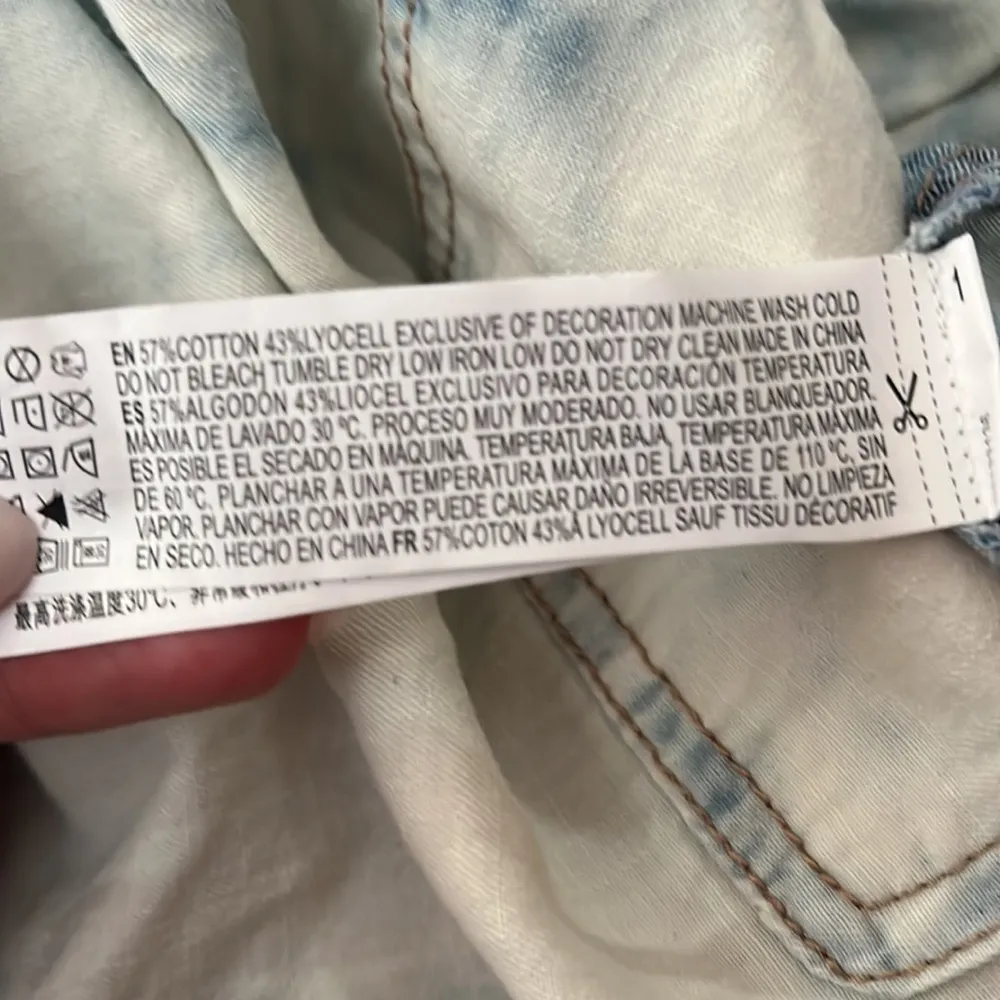 Acid wash jumper size small - Image 3