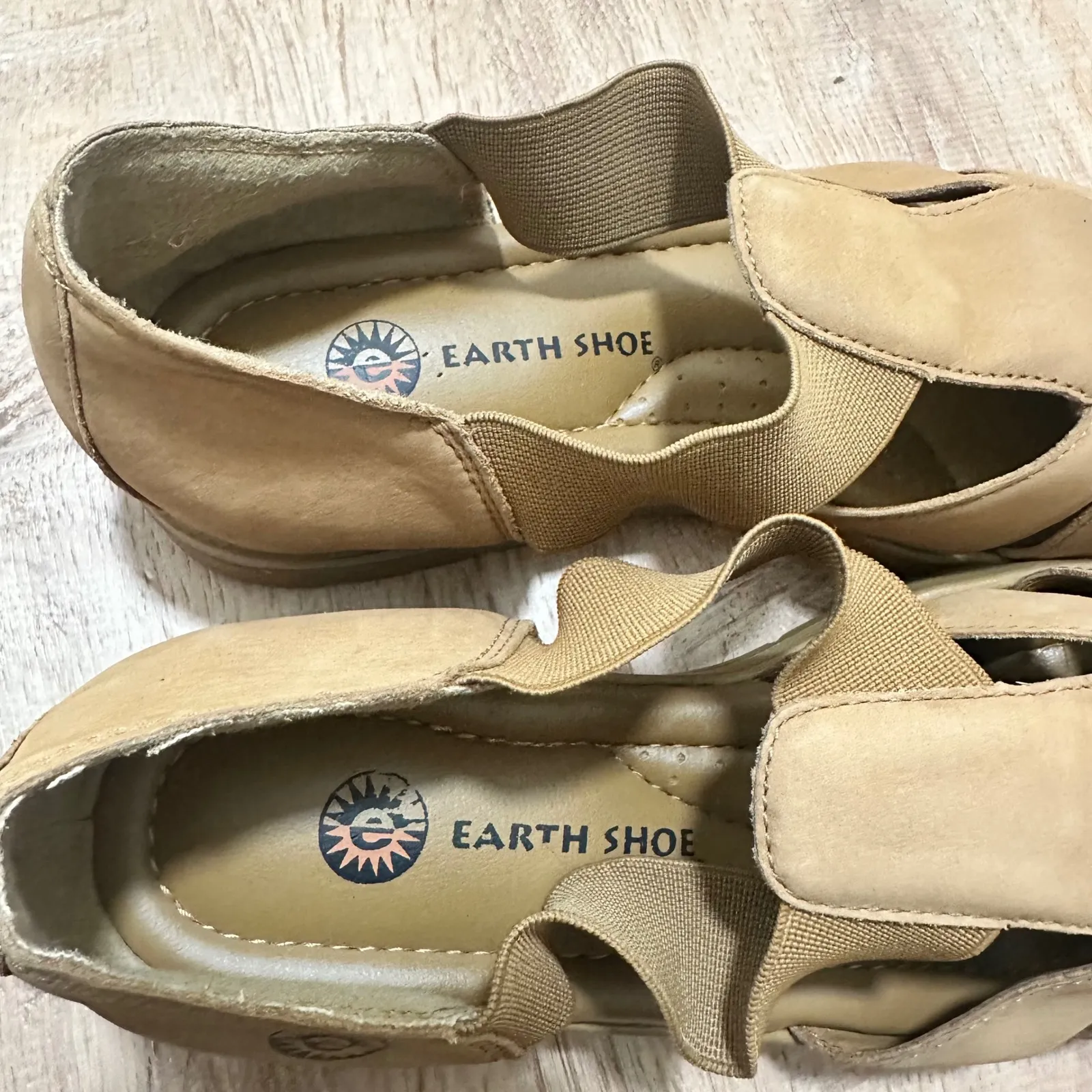 EARTH SHOES | Women's Tan Leather Elastic Strappy Fisherman Sandals Brown Size 6.5 - Image 3
