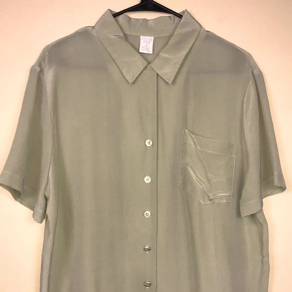 VTG Lands’ End Women’s Silk Light Sage Green Pocket Short Sleeve Button - Image 2