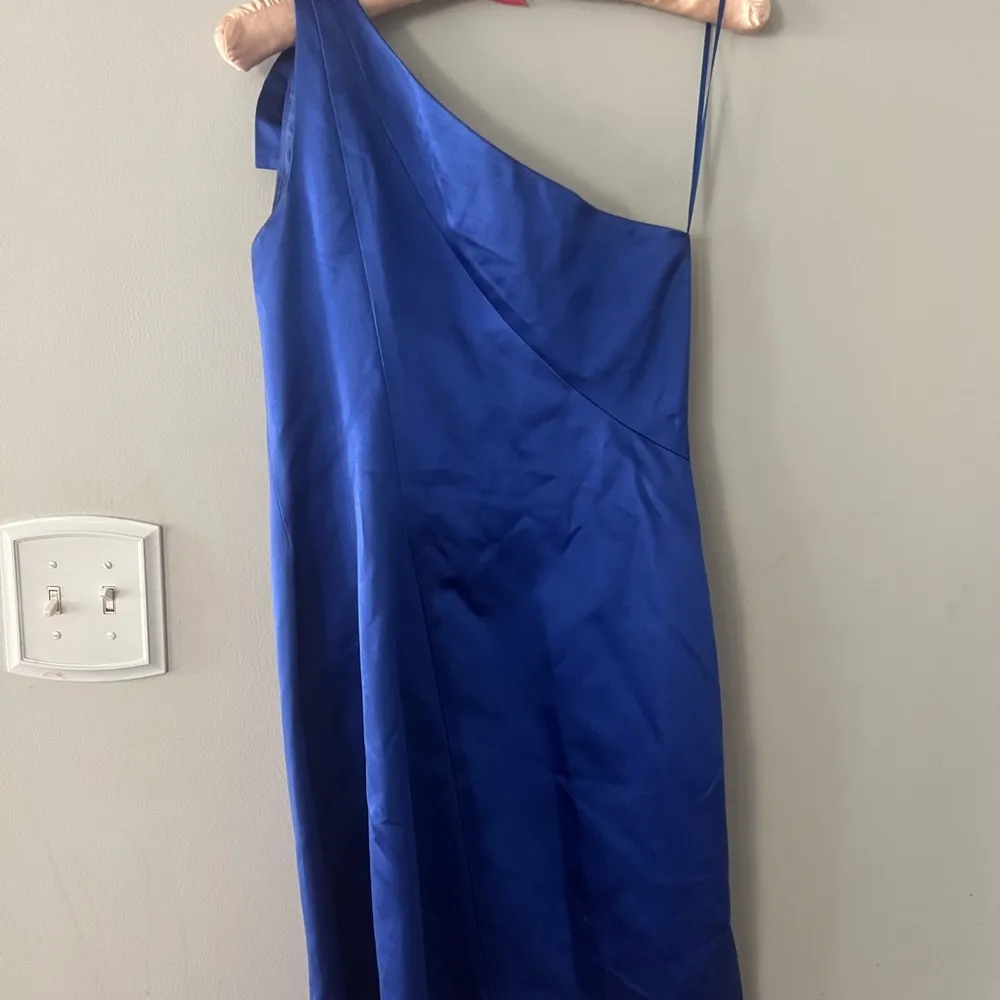 Trina Turk Blue Ruched One-Shoulder Cocktail Dress - Image 5