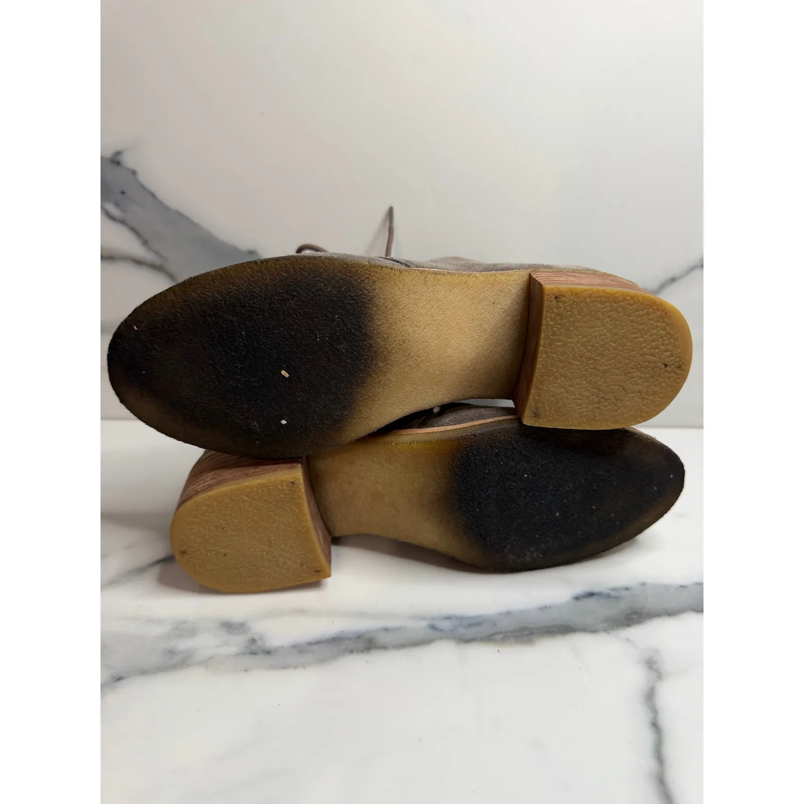 Clarks Women's Gray Suede Phenia Carnaby Boots Sz 7.5 Classic Preppy Victorian - Image 7