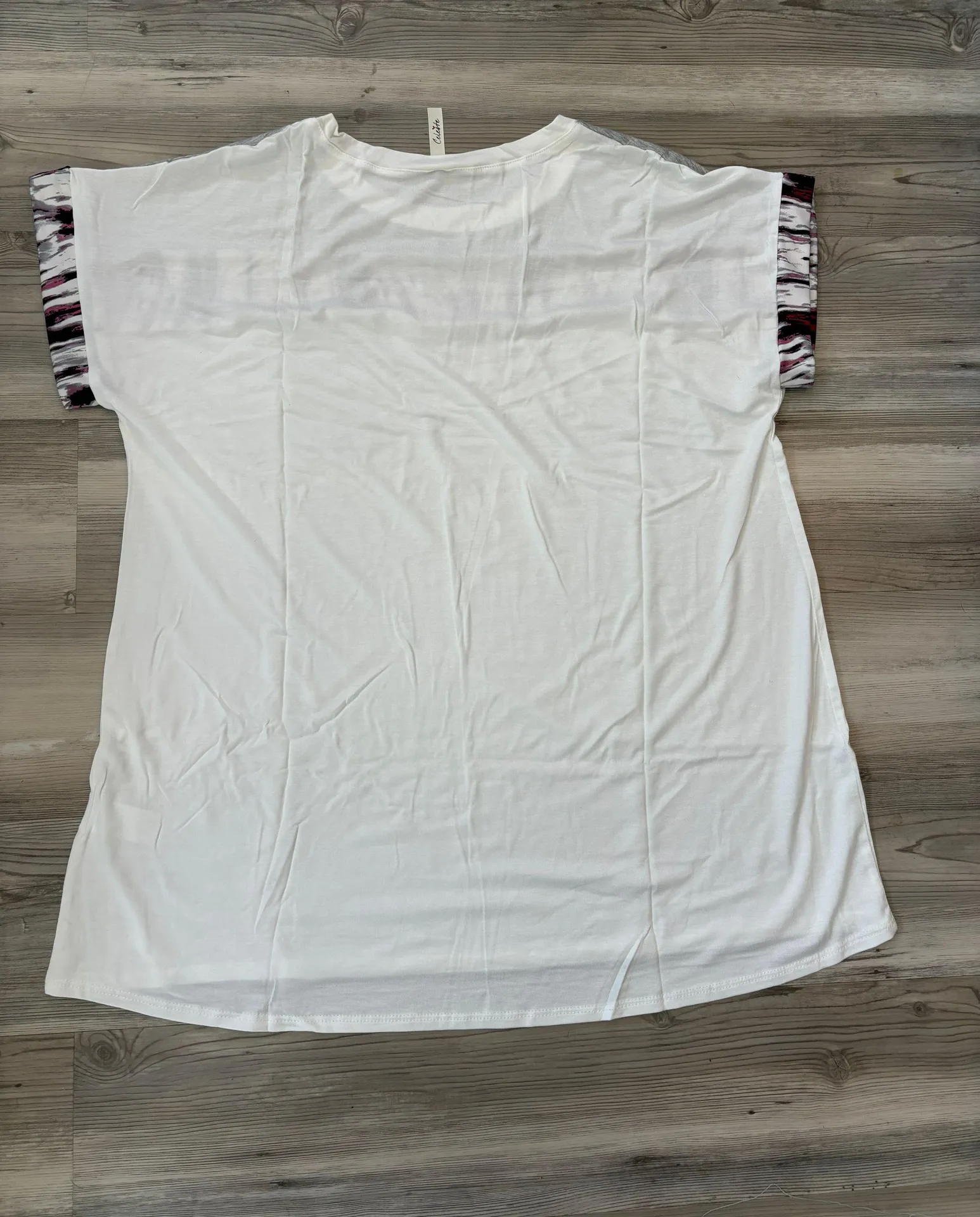 3X, shirt with print. New in package, opened for pics and measurements, pit to pit is 25,length is 27 - Image 2