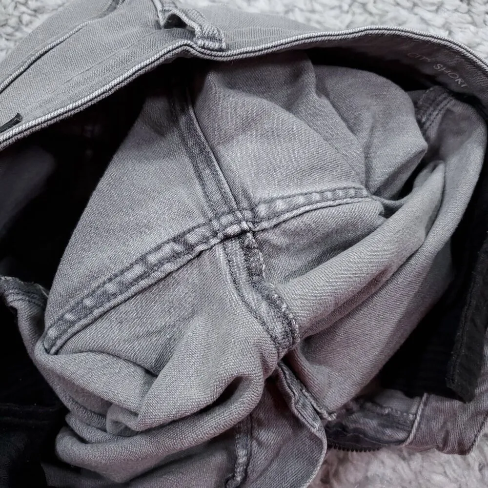 READ Calvin Klein Bermuda City Jean Shorts Gray Wash Stretch Women’s Size 4 - Image 11