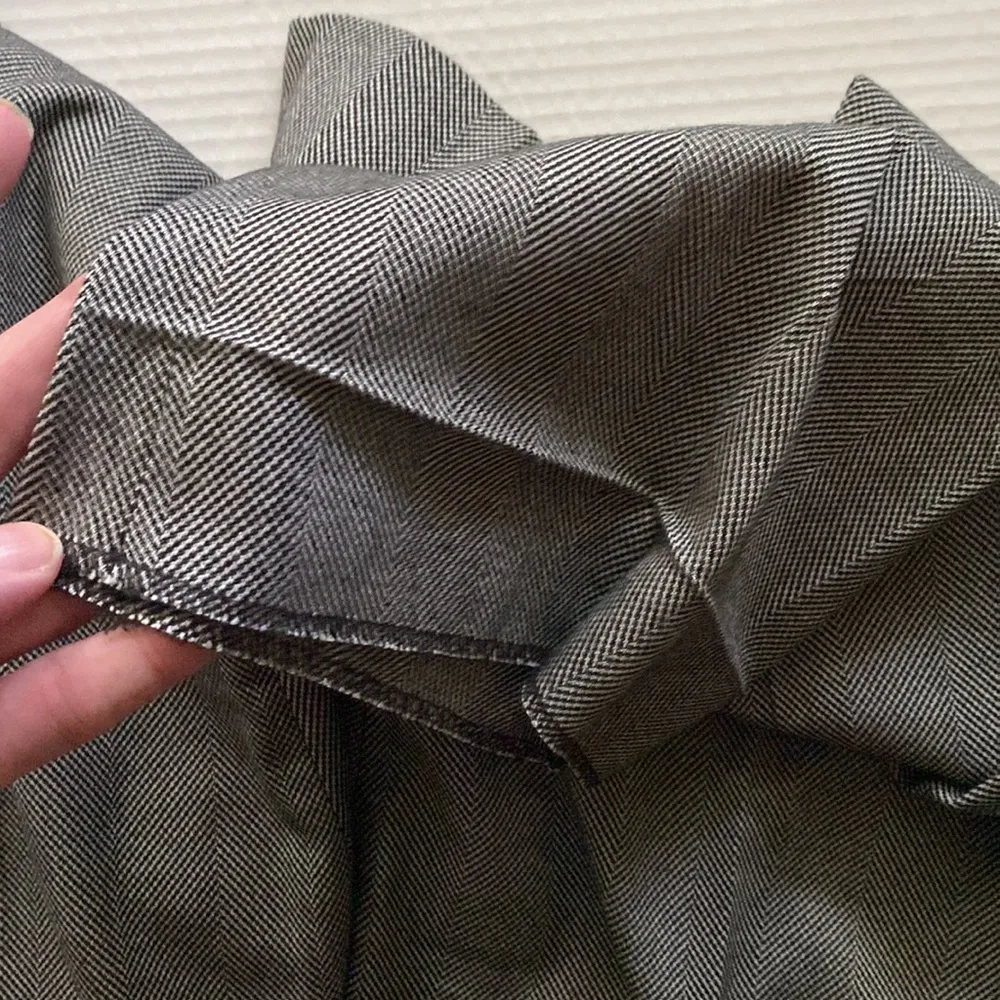 Banana Republic Logan black houndstooth check trousers dress pants, size 6 - Image 10