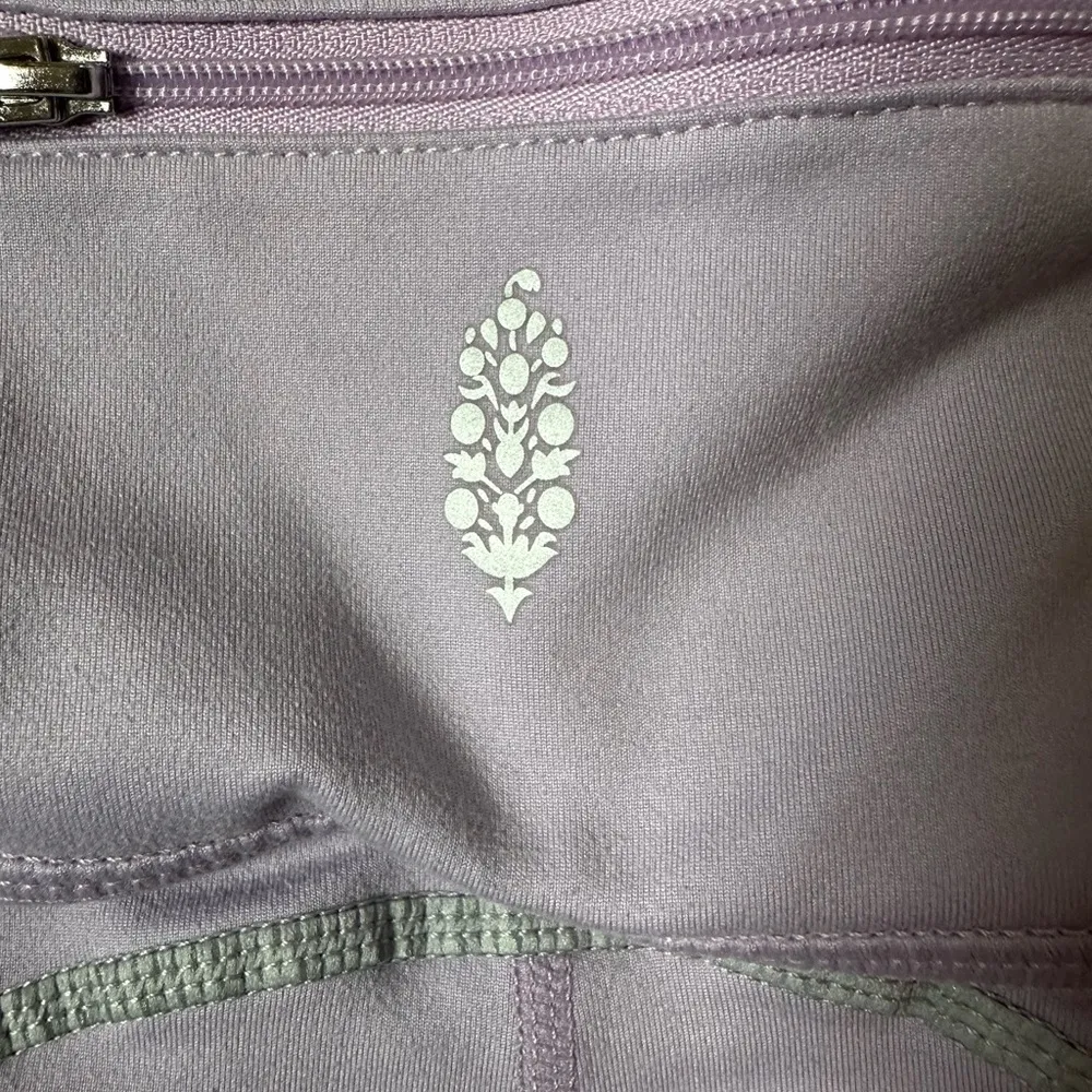 FP Movement ruched lilac leggings with reflective edging. Size small cropped Purple - Image 2