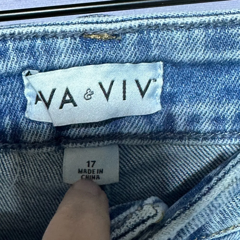 High Rise Bermuda Stretch Denim Short Size 17 Ava & Viv NWOT - Image 10