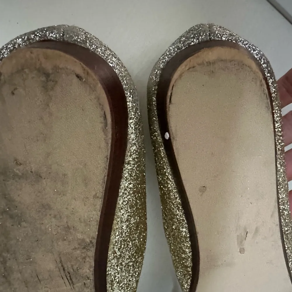 Soft Surroundings Gold Glitter Women's Flats size 9 gold yellow shoes - Image 5
