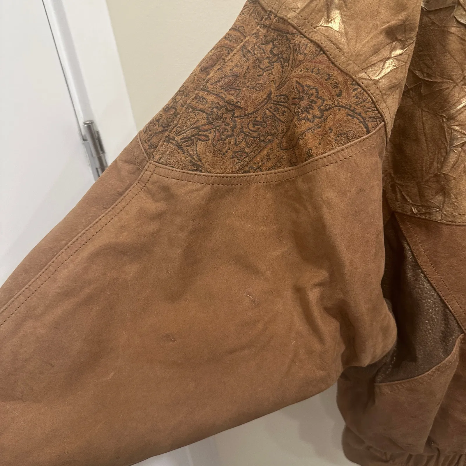 VTG 80s LNR Tan Brown Metallic Patchwork Leather Bomber Jacket Boho Retro Small - Image 10