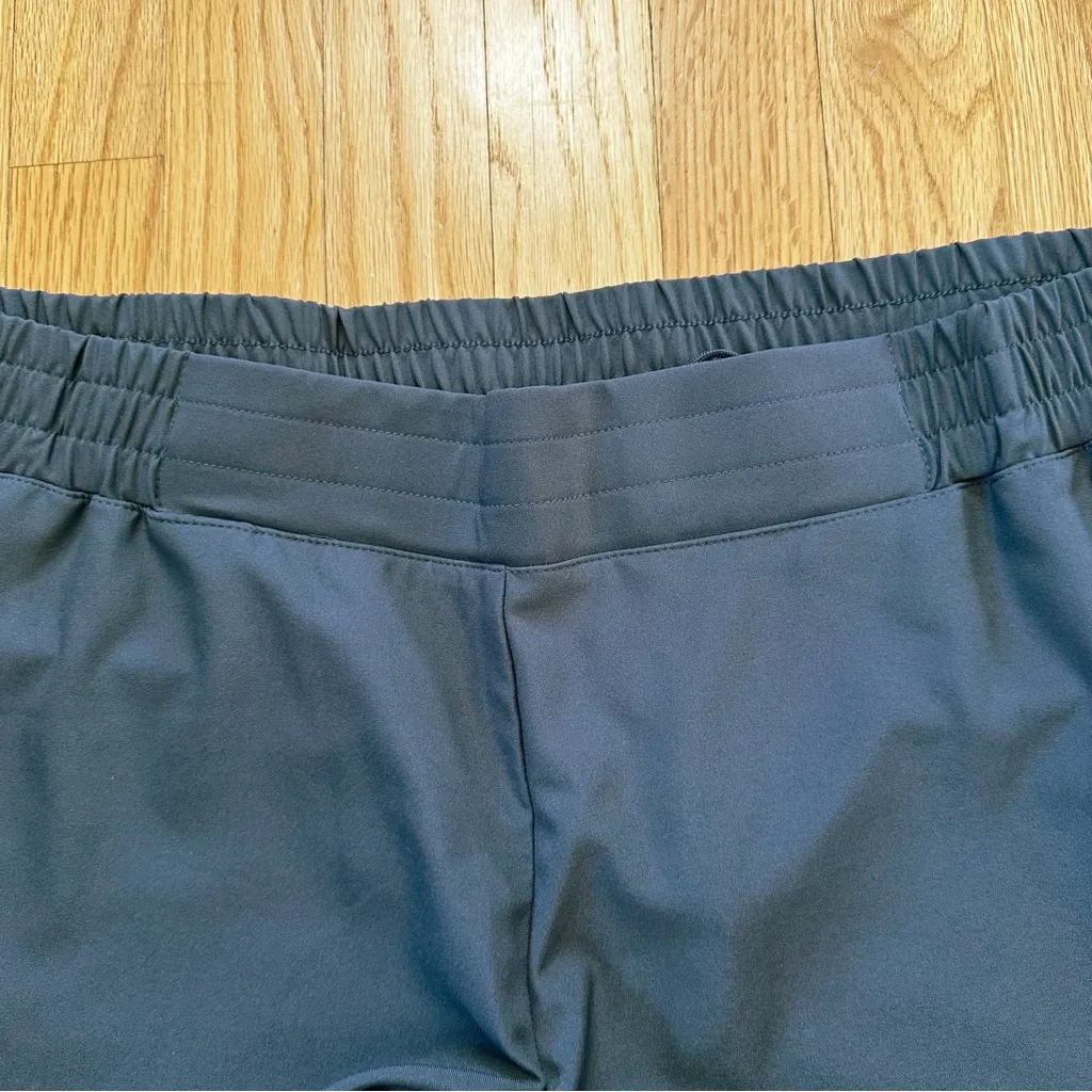 Grey’s Anatomy Cosmo 6-Pocket Mid-Rise Tapered Leg Pant in Steel Sz 3X - Image 4