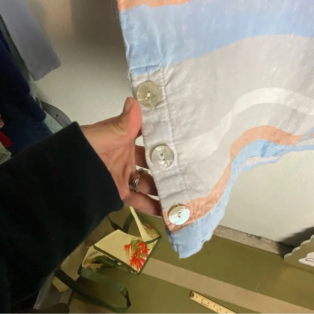 Cynthia Rowley Size Medium Pure Linen Striped Pop Over Blouse Stripes White Blue - Image 7