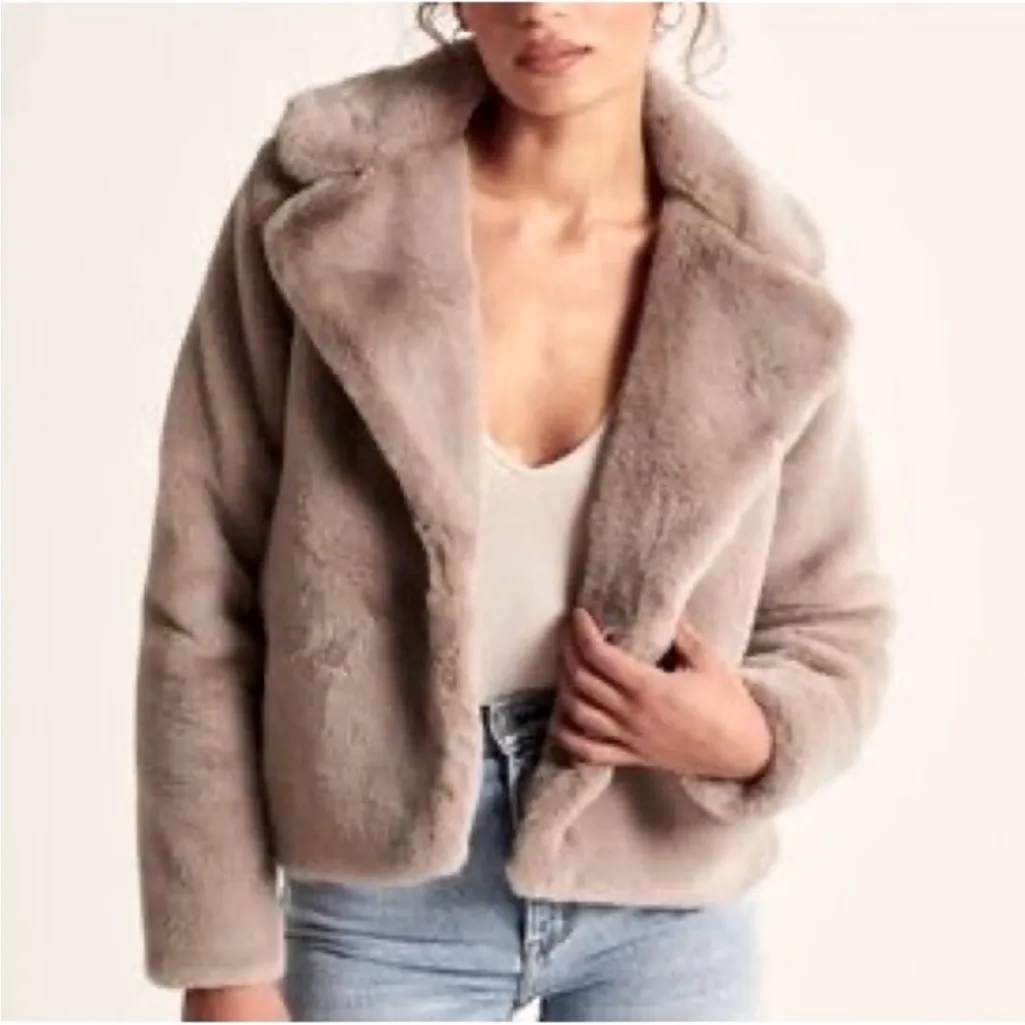 Abercrombie and Fitch Size Small NWT Faux Fur Shawl Collar Snap Jacket Coat - Image 6