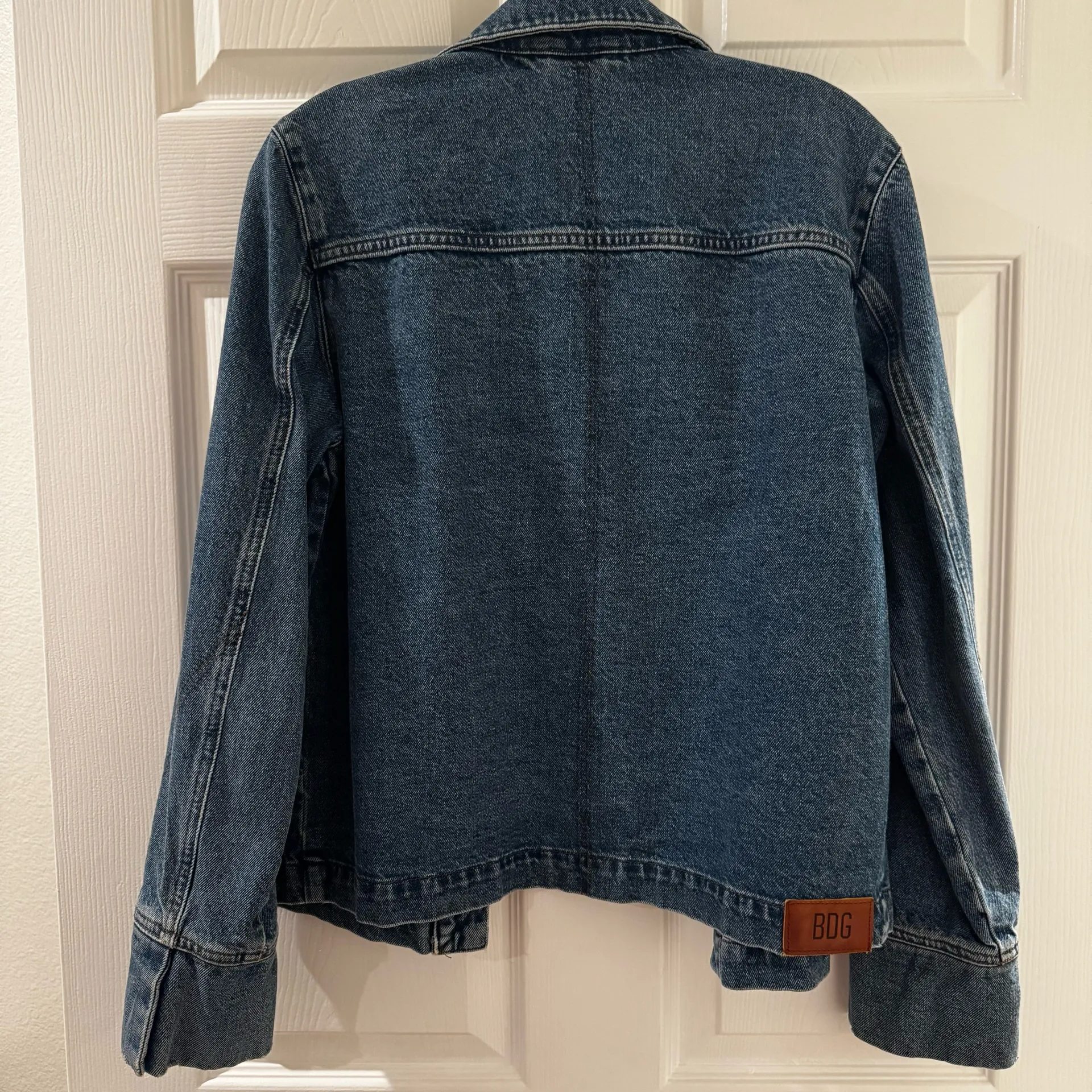 BDG UO Blue Denim Jacket with Two Front Pockets - Image 4