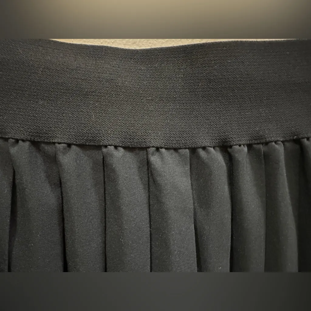 Rue 21 Black Pleated Skort Sz Small - Image 3