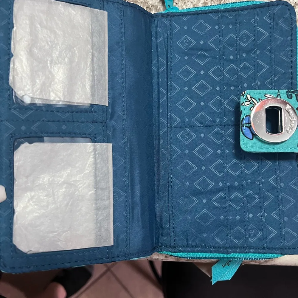 Vera Bradley wallet - Image 4
